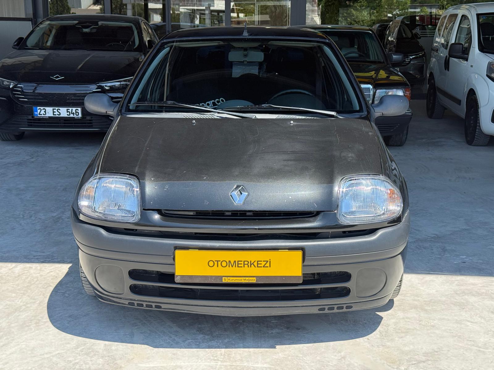 RENAULT CLIO 1